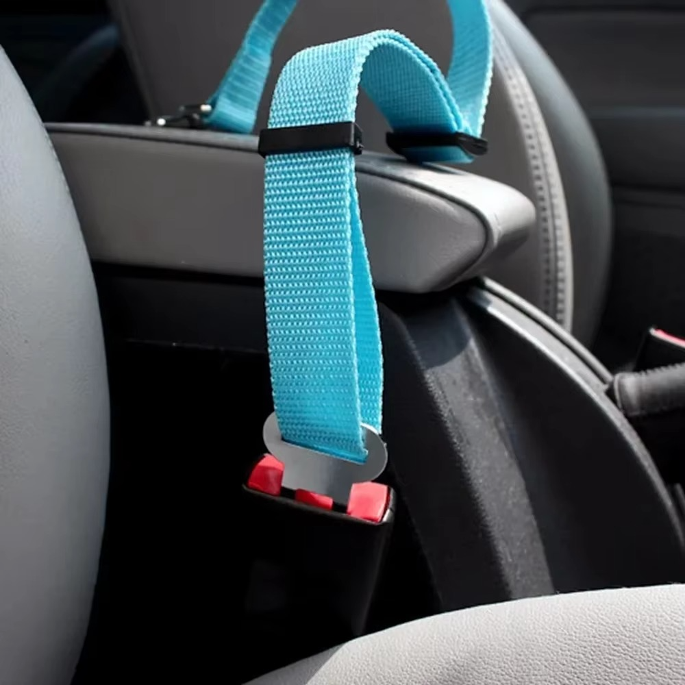 Keep Your Pup Safe & Snug 🐾 Adjustable Dog Seat Belt for Stress-Free Car Rides! 💖