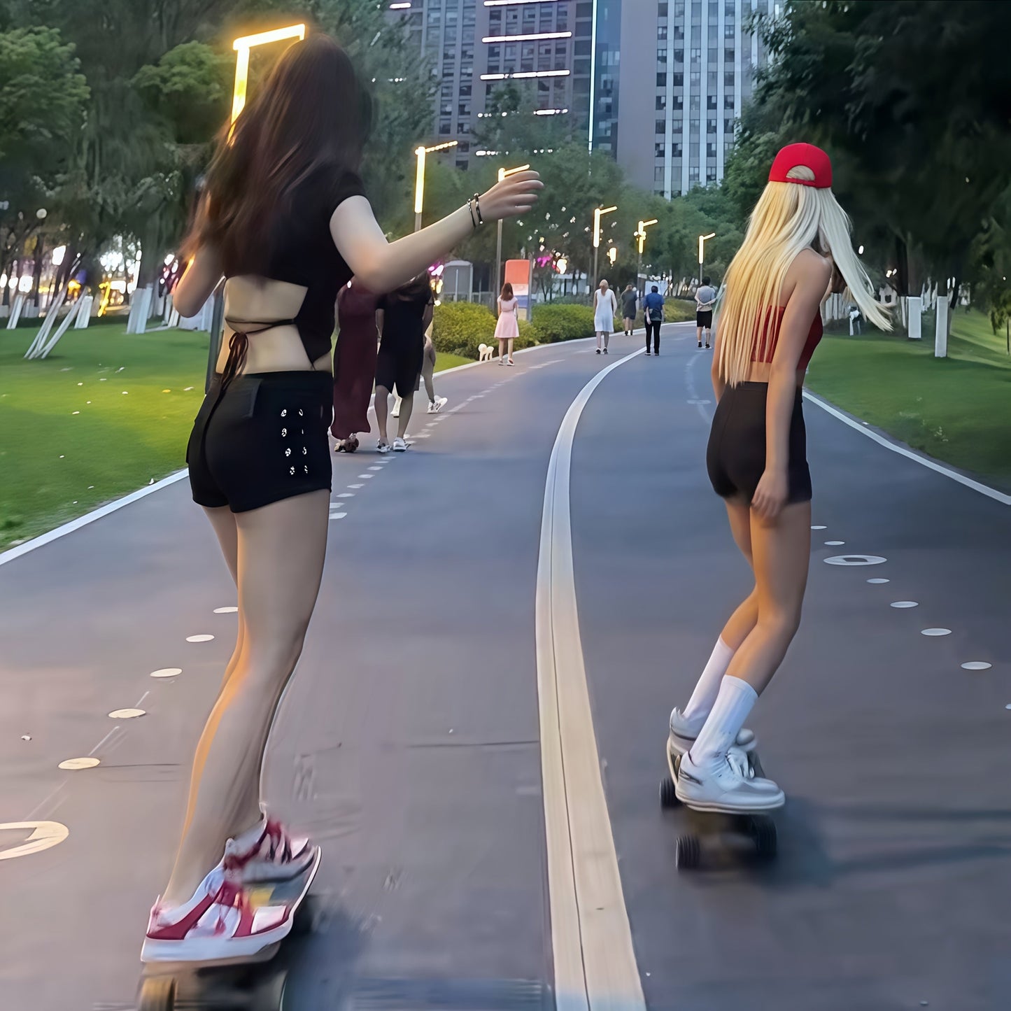 Stylisches Mädchen-Skateboard inspiriert von Lilly Stoephasius